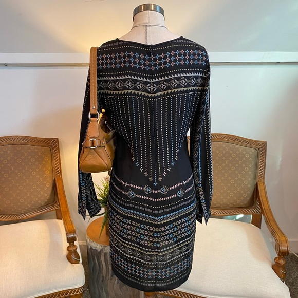 BCBGMaxAzria Black and Blue Aztec Patterned Dress Long Sleeves Keyhole Neckline - Picture 2 of 4